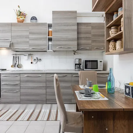 Διαμέρισμα Guesthost - Gama Functional Flat