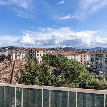 Guesthost - Gama Functional Flat Λα Σπέτσια