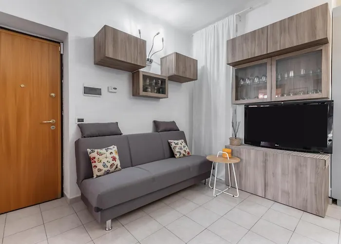 Guesthost - Gama Functional Flat Λα Σπέτσια